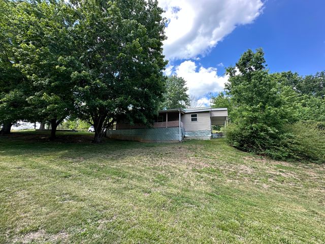 680 Round Mountain Road, Irvine, KY 40336