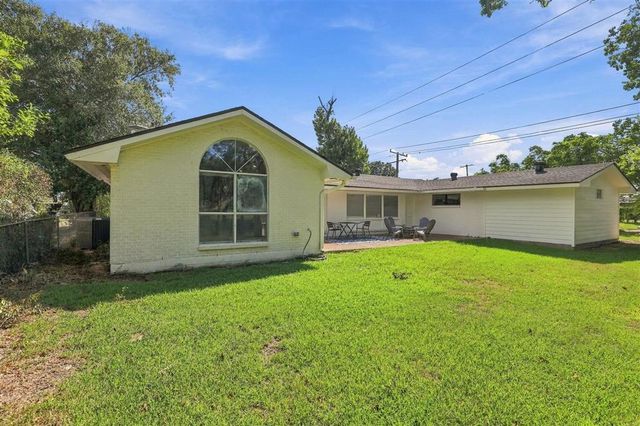 740 W Claude Street, Lake Charles, LA 70605