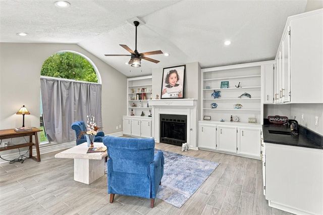 740 W Claude Street, Lake Charles, LA 70605