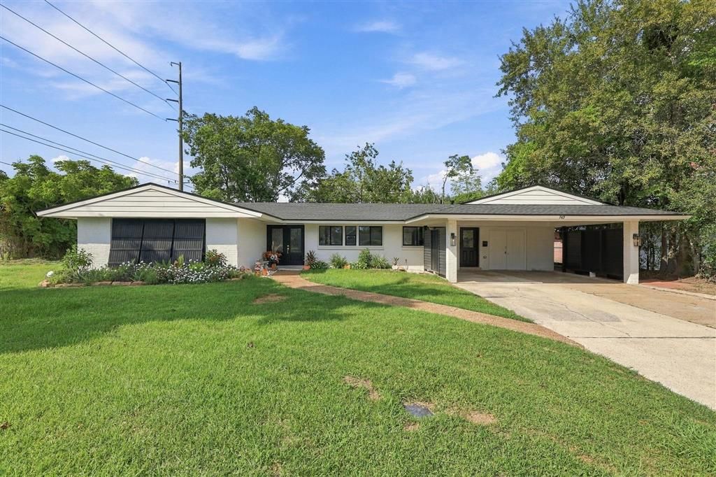 740 W Claude Street, Lake Charles, LA 70605