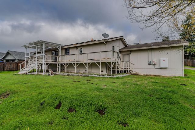 4134 Lakeview Dr, Ione, CA 95640