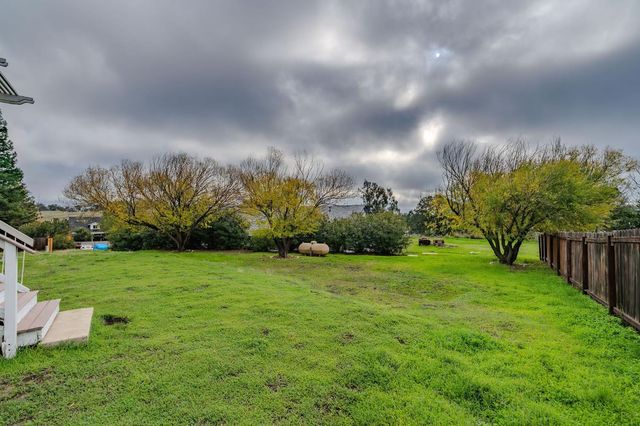 4134 Lakeview Dr, Ione, CA 95640