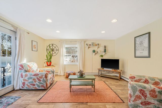 9 Norway Pine Drive, Medford, NY 11763