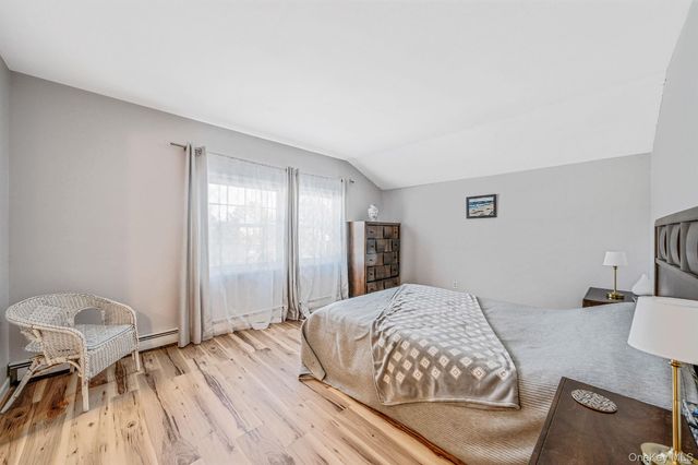 9 Norway Pine Drive, Medford, NY 11763