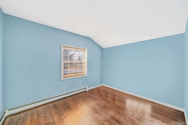 9 Norway Pine Drive, Medford, NY 11763