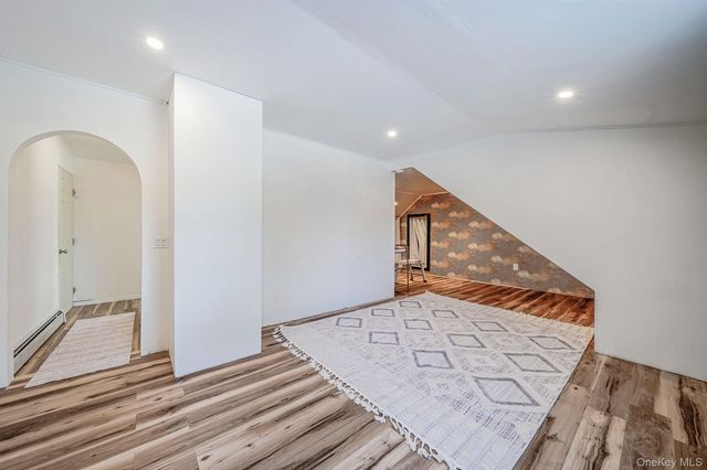 9 Norway Pine Drive, Medford, NY 11763