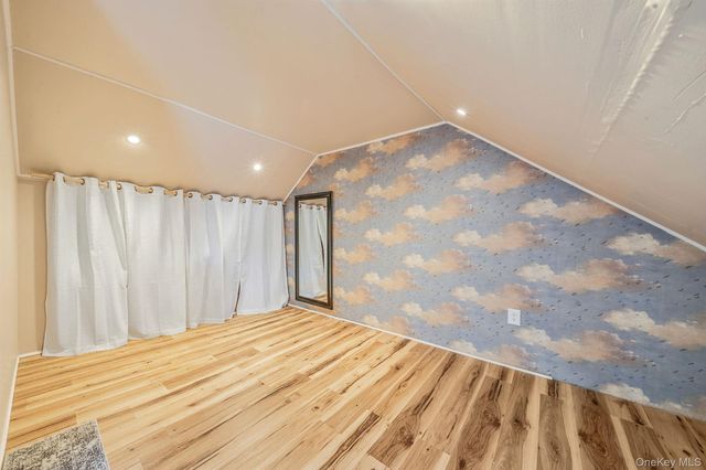 9 Norway Pine Drive, Medford, NY 11763