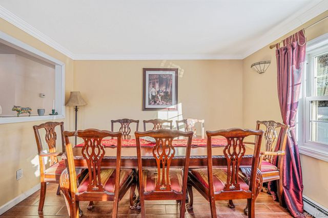 9 Norway Pine Drive, Medford, NY 11763