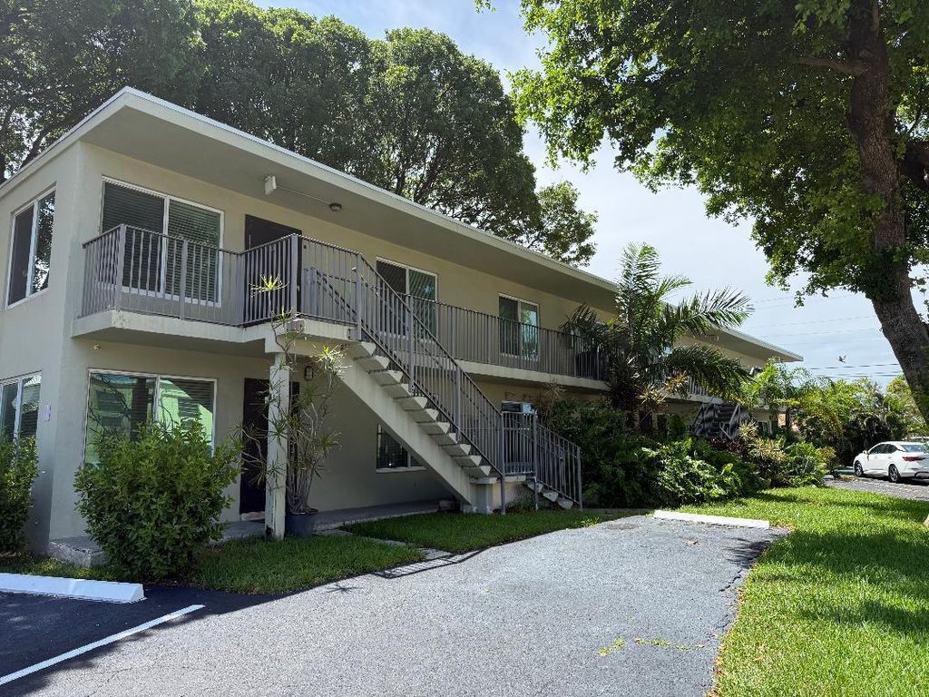2317 NE 2nd Street 5, Pompano Beach, FL 33062