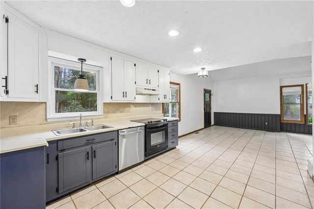 9080 Pine Tree Circle, Gainesville, GA 30506