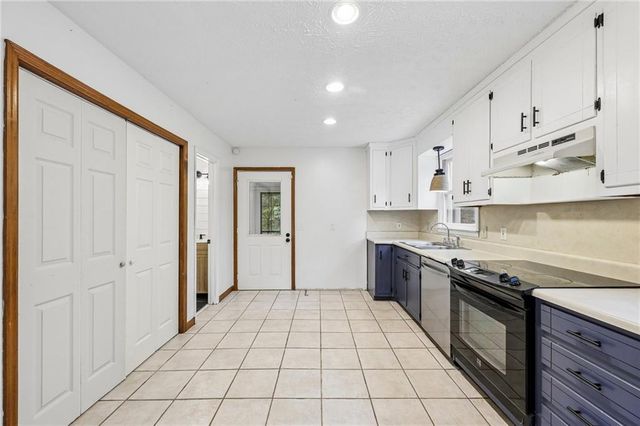 9080 Pine Tree Circle, Gainesville, GA 30506
