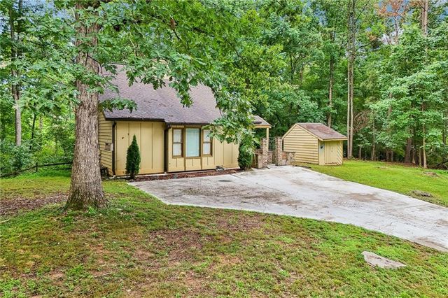 9080 Pine Tree Circle, Gainesville, GA 30506
