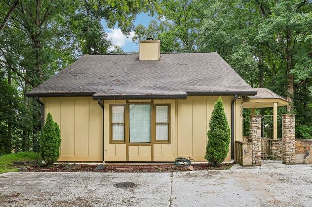 9080 Pine Tree Circle, Gainesville, GA 30506