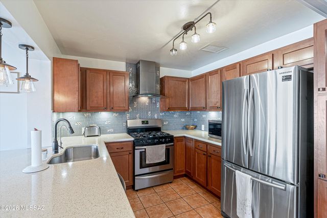 918 N Montezuma Avenue, Tucson, AZ 85711