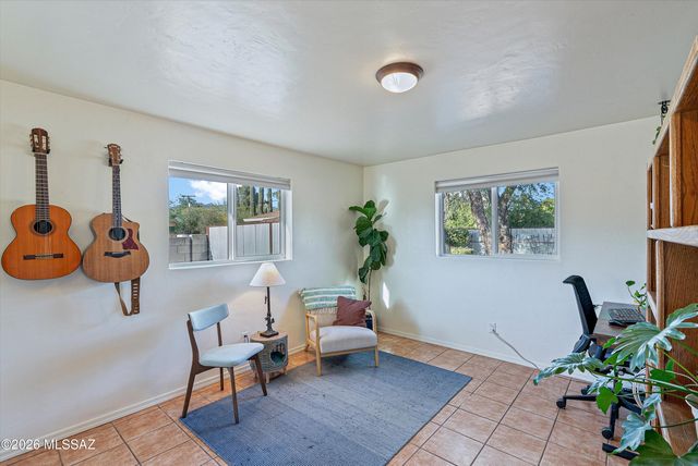 918 N Montezuma Avenue, Tucson, AZ 85711