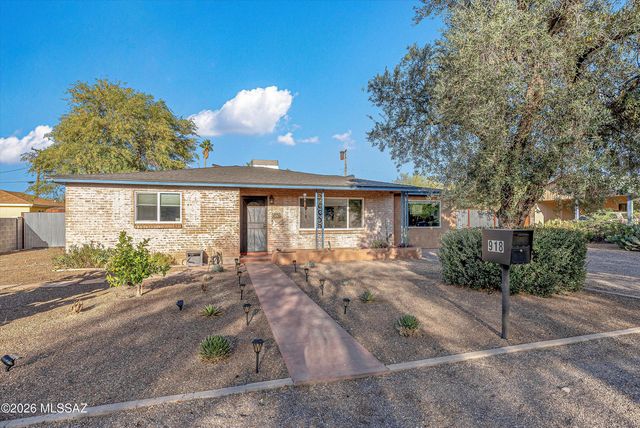 918 N Montezuma Avenue, Tucson, AZ 85711