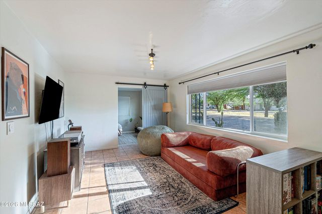 918 N Montezuma Avenue, Tucson, AZ 85711