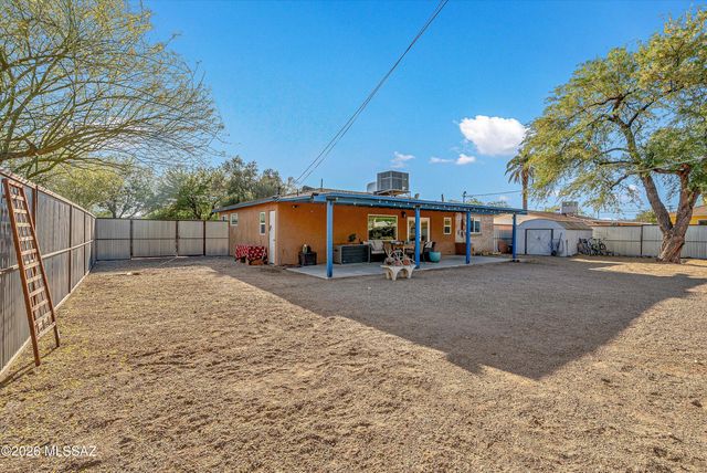 918 N Montezuma Avenue, Tucson, AZ 85711