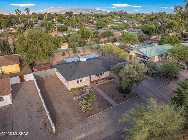 918 N Montezuma Avenue, Tucson, AZ 85711