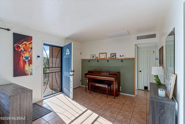 918 N Montezuma Avenue, Tucson, AZ 85711