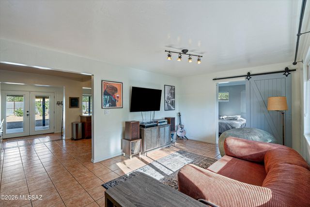 918 N Montezuma Avenue, Tucson, AZ 85711