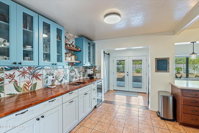 918 N Montezuma Avenue, Tucson, AZ 85711