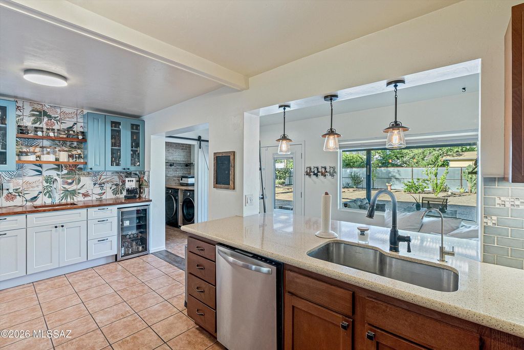 918 N Montezuma Avenue, Tucson, AZ 85711