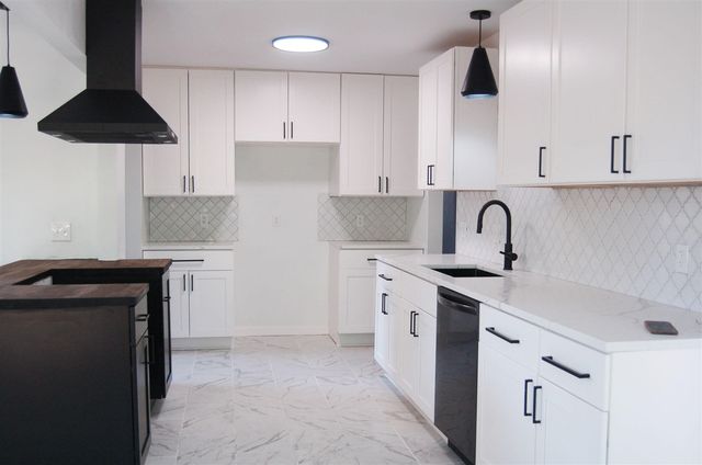 21310 Gardner Street, Oak Park, MI 48237