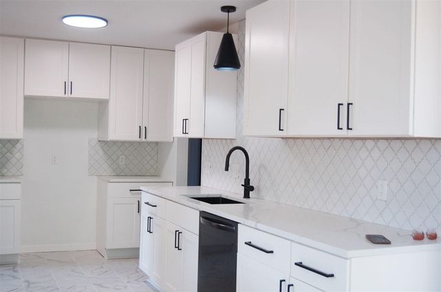 21310 Gardner Street, Oak Park, MI 48237