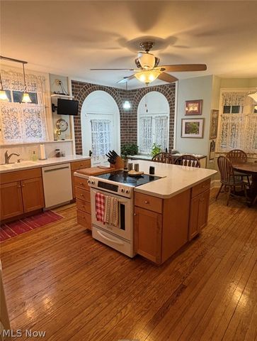 276 S Rose Boulevard, Akron, OH 44313