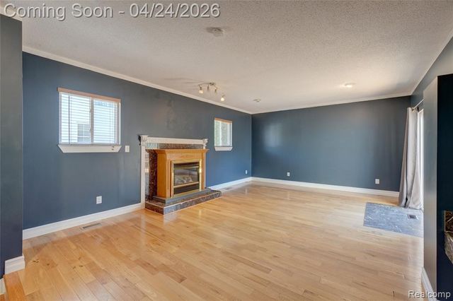 22520 E 13 Mile Road, Saint Clair Shores, MI 48082
