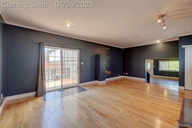 22520 E 13 Mile Road, Saint Clair Shores, MI 48082