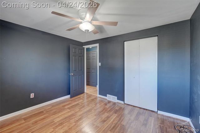 22520 E 13 Mile Road, Saint Clair Shores, MI 48082