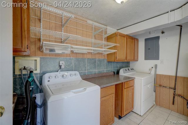 22520 E 13 Mile Road, Saint Clair Shores, MI 48082