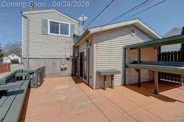 22520 E 13 Mile Road, Saint Clair Shores, MI 48082