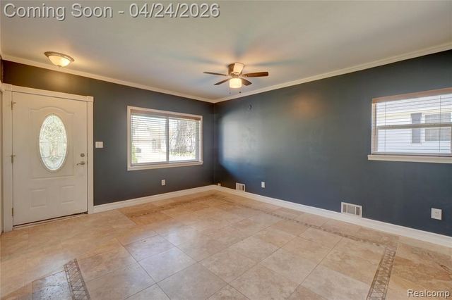 22520 E 13 Mile Road, Saint Clair Shores, MI 48082