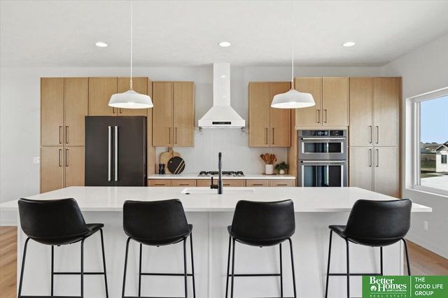 8177 S 185 Street, Omaha, NE 68136