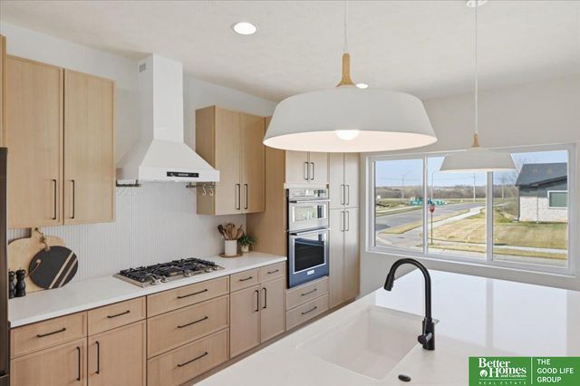 8177 S 185 Street, Omaha, NE 68136