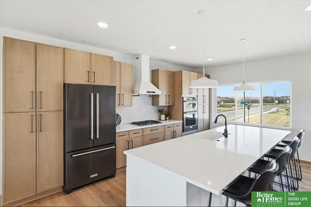 8177 S 185 Street, Omaha, NE 68136