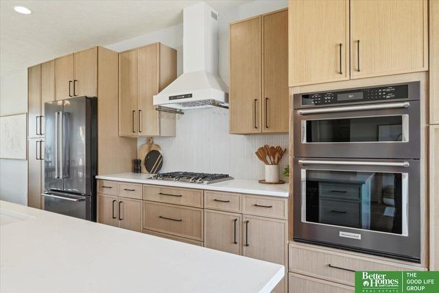 8177 S 185 Street, Omaha, NE 68136