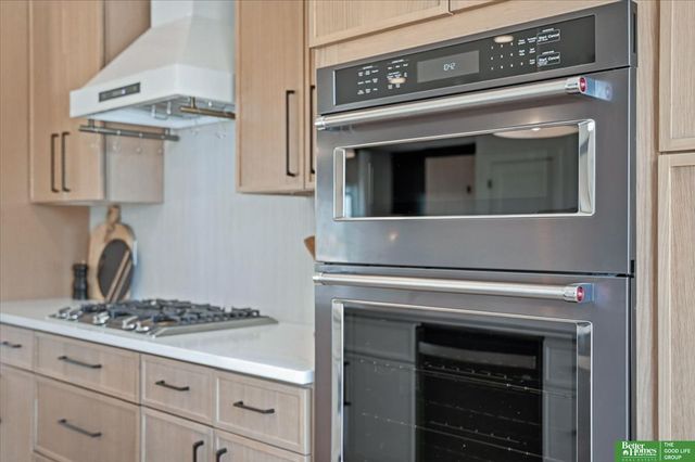 8177 S 185 Street, Omaha, NE 68136