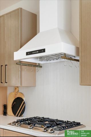 8177 S 185 Street, Omaha, NE 68136