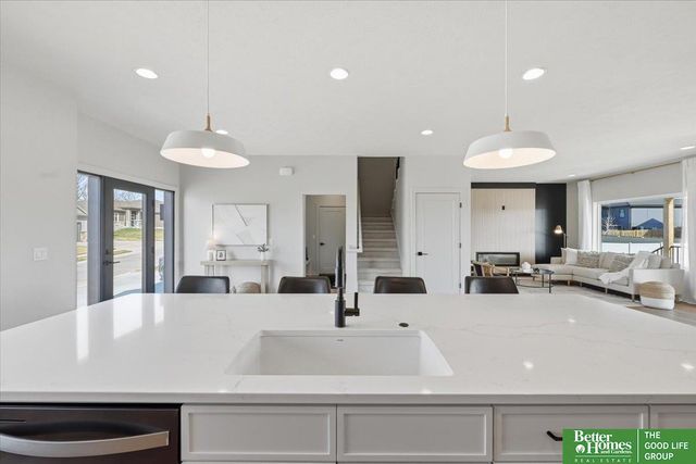 8177 S 185 Street, Omaha, NE 68136