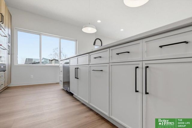 8177 S 185 Street, Omaha, NE 68136