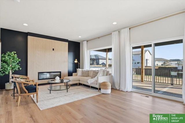 8177 S 185 Street, Omaha, NE 68136