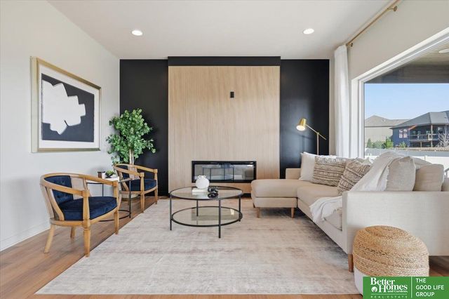 8177 S 185 Street, Omaha, NE 68136