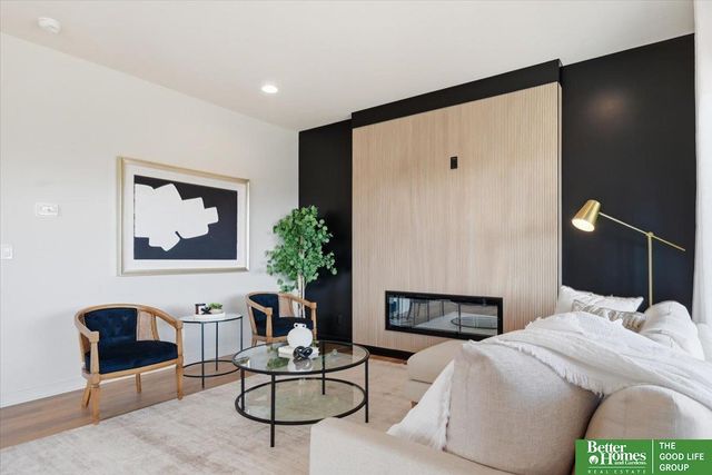 8177 S 185 Street, Omaha, NE 68136