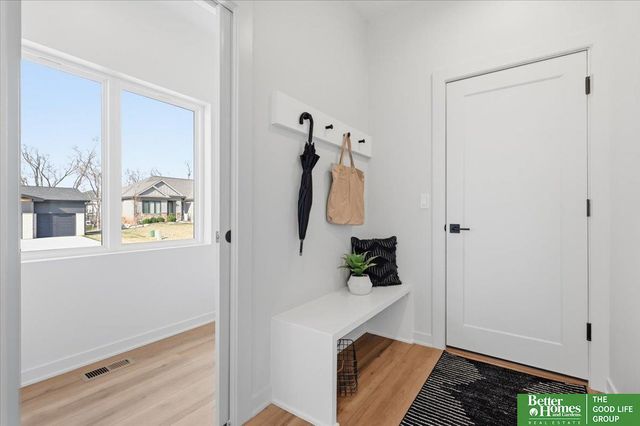 8177 S 185 Street, Omaha, NE 68136