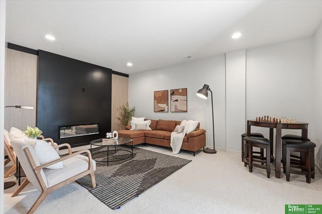 8177 S 185 Street, Omaha, NE 68136