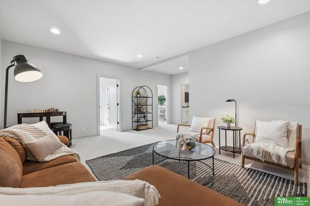 8177 S 185 Street, Omaha, NE 68136